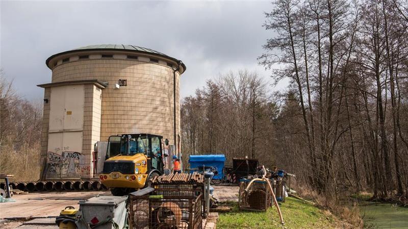 Trinkwassernetz ist ein Lebensraum für Tiere Von Brunnen wie diesem Horizontalfilterbrunenn in Hamburg zum Beispiel wird Wasser in das Trinkwassernetz eingespeist.