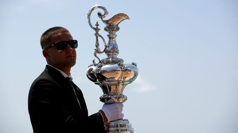 Von Donnerstag an wird der Herausforderer für den 37. America`s Cup und für die Regatta um die Trophäe gesucht.