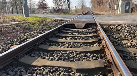 Von Himmelpforten bis Hechthausen - hier in Burweg ist die Bahnstrecke seit Jahrzehnten eingleisig.