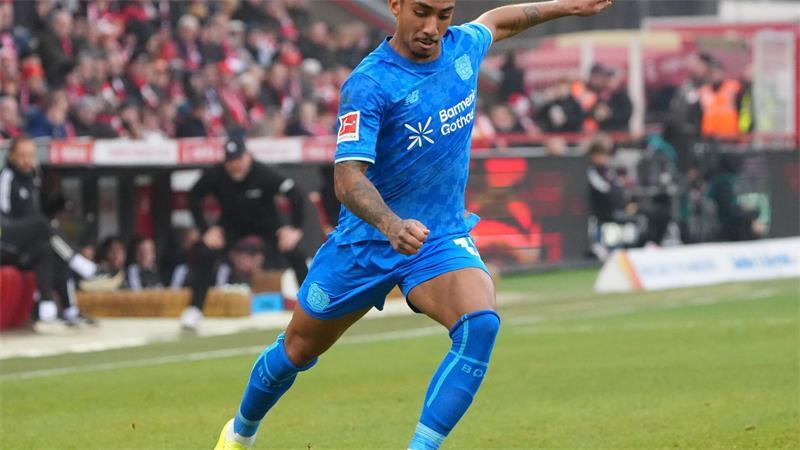 Werder baut um: Mbangula weg, zwei neue Verteidiger da Von Leverkusen nach Bremen: Der Brasilianer Arthur (Archivbild).