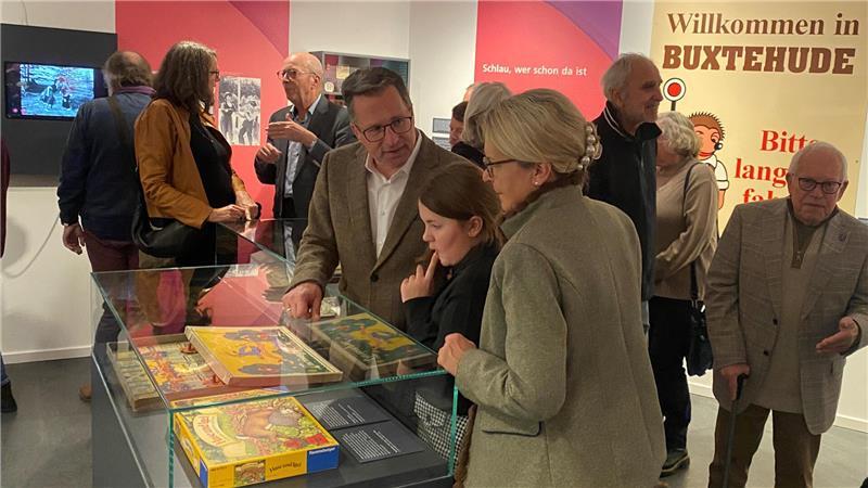 Was Buxtehudes Hase und Igel mit Billard und Kegeln zu tun hat Von alten Gesellschaftsspielen bis hin zu historischen Filmen - die Geschichte von Hase und Igel wird im Buxtehude Museum auf vielfältige Weise sichtbar gemacht.