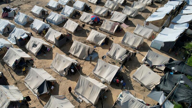 Biden erwartet Hilfslieferung für Gaza in ein bis zwei Tagen Von den Vereinten Nationen bereitgestellte Zelte in Chan Junis.