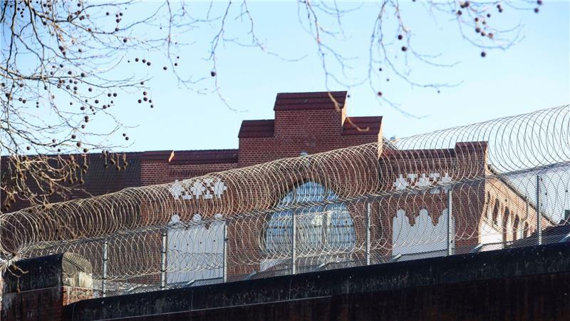 Von der Decken dankte den JVA-Bediensteten: „Mit ihrem Einsatz gestalten sie den Gefangenen die Weihnachtszeit so angenehm, wie dies möglich ist.“. (Symbolbild)