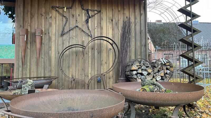 Dieser Nottensdorfer brennt für seine Handwerkskunst Von der Feuerschale bis zum Hochzeitsherz: Olaf Bremer weiß, wie man Kunstvolles aus Metall herstellt.