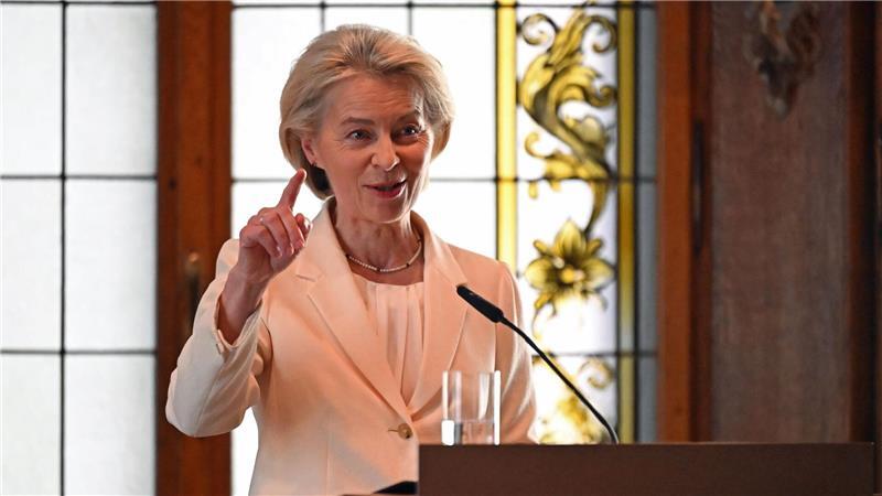 Von der Leyen unterstrich bei der Ehrung ihre tiefe Verbundenheit mit Niedersachsen.