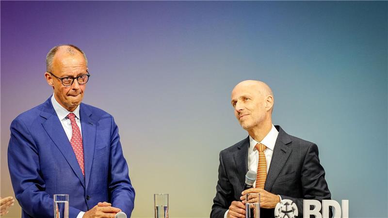 Von der Politik wünscht sich Peter Leibinger, Präsident des Bundesverbands der Deutschen Industrie (BDI), weniger Bürokratie und eine Reduktion der „Überregulierung“ rund um KI und Daten. (Archivfoto)