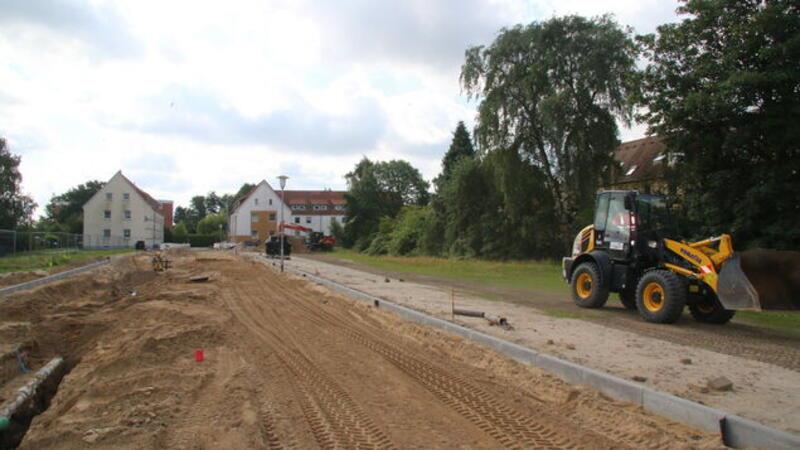 Von der Stirnseite der Ditmar-Koel-Straße ist gut zu erkennen, dass hier viel Platz für ein neues Wohngebiet mitten in der Stadt vorhanden ist.
