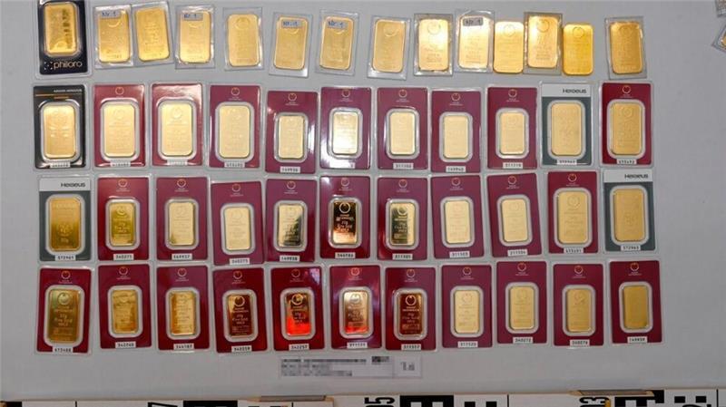 Von der österreichischen Polizei wurde Gold sichergestellt. Die „Schamanin“ ist auf der Flucht.