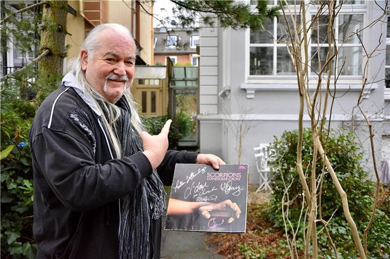 Von einem Montag bis einschließlich Sonnabend wurde im Oktober 1971 im damaligen Star Studio in Hamburg das Debüt-Album eingespielt, 1972 erschien es. Wolfgang Dziony hat eine Original-LP mit allen Unterschriften behalten. Auf dem Album spi