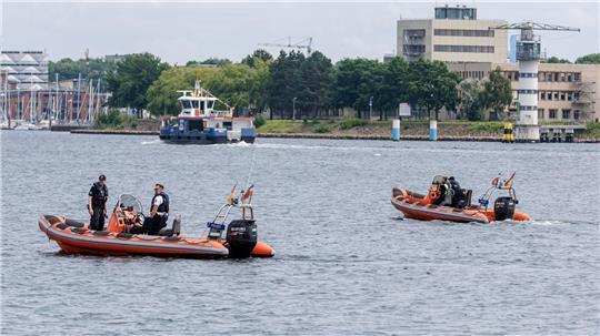 Von einer Bombenentschärfung in Kiel war auch der Schiffsverkehr betroffen.
