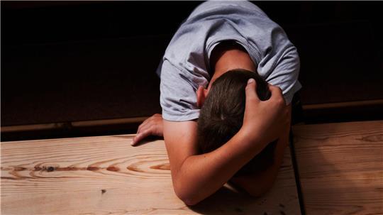 Von sexuellem Kindesmissbrauch sind Mädchen und Jungen betroffen. Foto: Annette Riedl/dpa