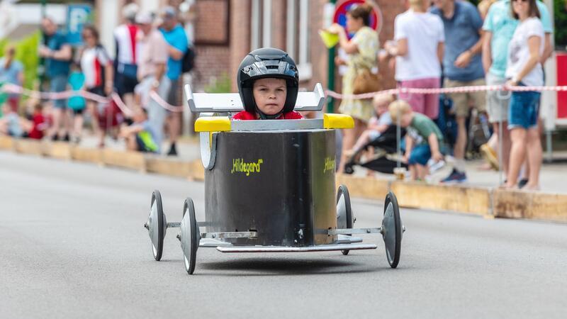 Harsefeld lockt mit drei großen Open-Air-Events – Das erwartet Besucher Von wilde Hilde bis roter Blitz: Die Seifenkisten rollen wieder am Sonntag, 2. Juni, in Harsefeld.
