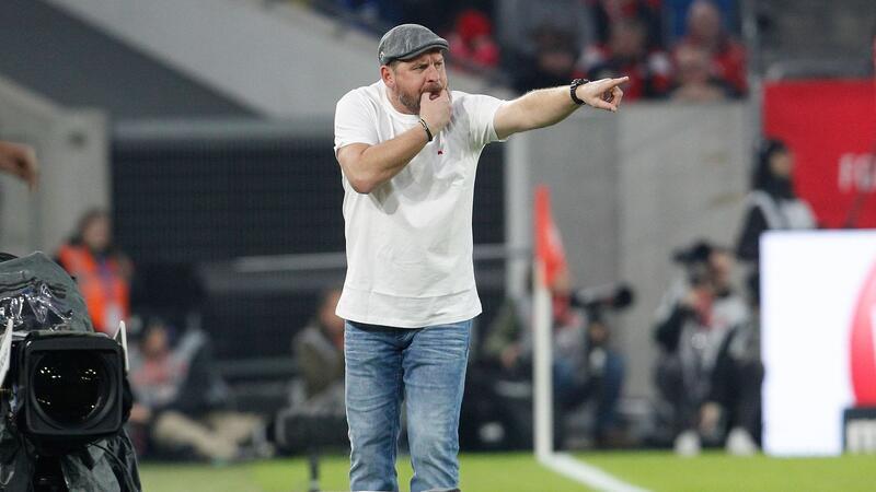 HSV-Probleme auch mit Baumgart größer Von zu großem Druck, endlich aufsteigen zu müssen, will Steffen Baumgart nichts wissen.