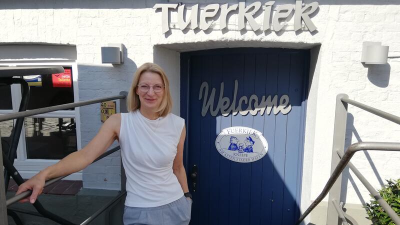 Vor 25 Jahren hat Angela Scholz die Stader Kultkneipe Fuerkiek übernommen.
