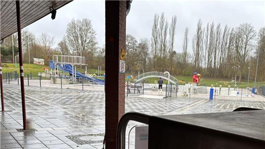 Vor Beginn der Badesaison ist noch einiges zu tun.