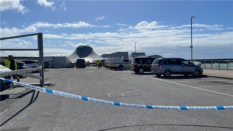 Vor Brighton wurden drei Leichen entdeckt. Die Polizei ermittelt.