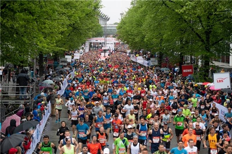 Vor Corona: Tausende Läufer startetn zuletzt beim 34. Hamburg Marathon im Jahr 2019. Archiv-Foto: Reinhardt/dpa
