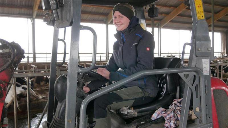 Bäuerin werden ohne Hof: 20-Jährige wagt mutigen Schritt Vor Trecker und anderen landwirtschaftlichen Geräten hat die Tochter eines Lohnunternehmers keine Angst.