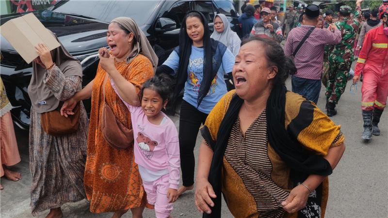 Zahl der Vermissten nach Schuleinsturz in Indonesien steigt Vor allem Kinder und Jugendliche zwischen 13 und 18 Jahren sind betroffen.