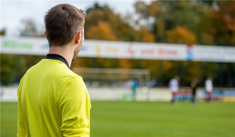 Vor allem Schiedsrichter werden auf den Amateurplätzen zur Zielscheibe von Gewalt. Symbolfoto: Struwe