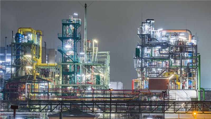 Vor allem die energieintensive Industrie wird derzeit belastet. (Archivbild)