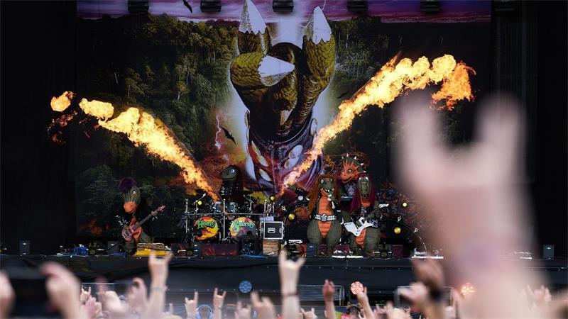Vor allem für Kinder macht die Band Heavysaurus Metalmusik. 