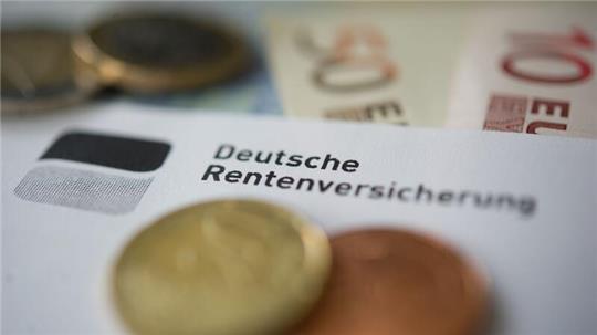 Vor allem viele Seniorinnen beziehen eine vergleichsweise geringe gesetzliche Rente.