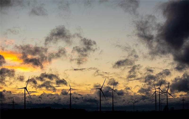 Vor allem zum Abend hin werden Regenschauer in Niedersachsen erwartet. Foto: Moritz Frankenberg/dpa