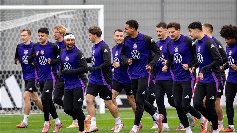 Vor dem Abflug nach Belfast trainiert die DFB-Elf in Herzogenaurach. 