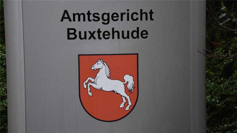 Was es kostet, die Gerichtsverhandlung zu schwänzen Vor dem Amtsgericht Buxtehude kam es zu einem ungewöhnlichen Telefonat zwischen dem Richter und einer Zeugin, die unentschuldigt fehlte.
