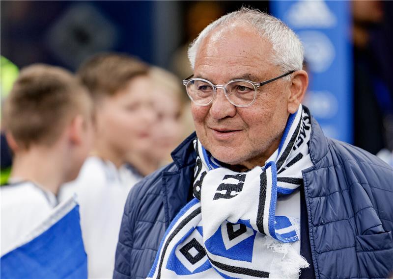 Vor dem Duell der einstigen Bundesliga-Größen Hamburger SV und Hertha BSC rechnet Hamburgs Ex-Fußballer Felix Magath aktuell nur bei einem der Vereine mit dem Aufstieg aus der 2. Liga.Foto: Axel Heimken/dpa