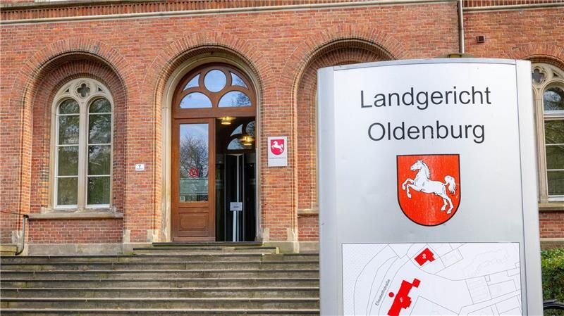 Vor dem Landgericht Oldenburg hat ein Prozess um den gewaltsamen Tod eines Mannes in einer Arbeiterunterkunft begonnen. (Archivbild)