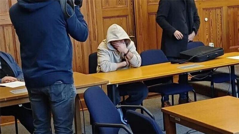 Vor dem Landgericht Stade muss sich ein 46-jähriger Mann aus Dorum (Gemeinde Wurster Nordseeküste, Landkreis Cuxhaven) wegen des Vorwurfs der versuchten Anstiftung zum Mord verantworten.