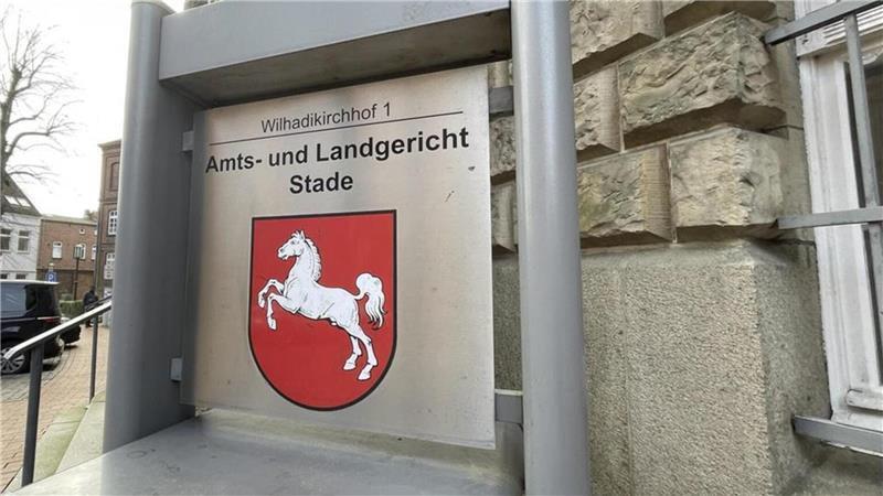 Vor dem Landgericht Stade wurde am Donnerstag der Prozess gegen einen mutmaßlichen Millionenbetrüger aus der Samtgemeinde Selsingen fortgesetzt.