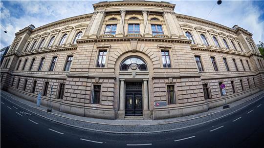 Vor dem Landgericht müssen sich weitere Ex-VW-Manager wegen des Diesel-Skandals verantworten. (Archivfoto)