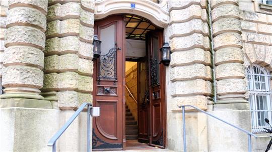 Vor dem Landgerichts Stade wird der Prozess gegen einen 34-jährigen Mann aus Gyhum verhandelt, der seine Lebensgefährtin getötet haben soll.