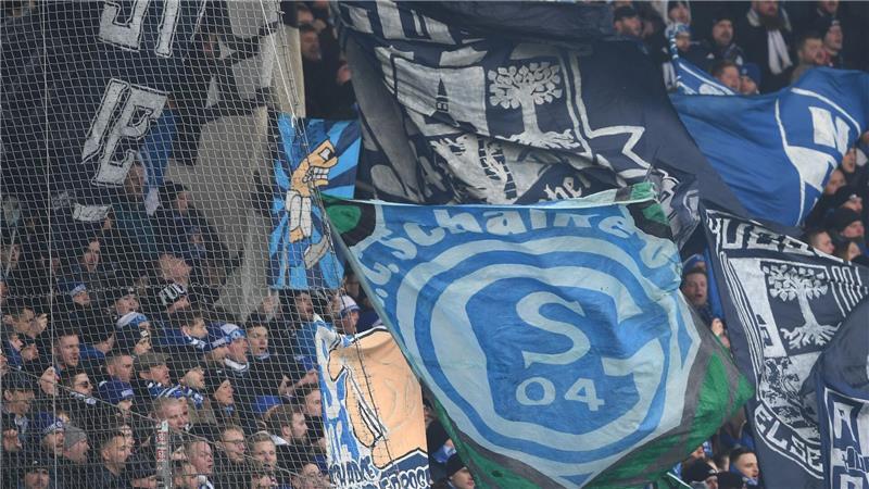 Vor dem Spiel in Dublin gab es einen Zwischenfall mit Schalke-Fans. (Archivbild)