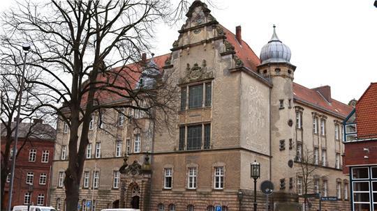 Vor dem Stader Landgericht sagten am vierten Verhandlungstag des Gyhum-Mordprozesses Polizisten aus, die vom Tatort und den Ermittlungen berichteten