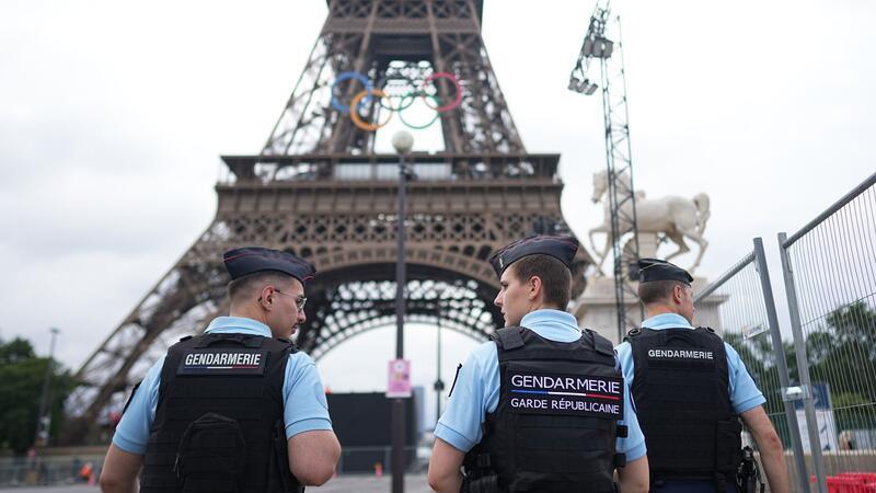 Frankreich setzt auf maximale Sicherheit für Olympia Vor dem Start der Sommerspiele ist die Polizeipräsenz in Paris deutlich erhöht worden.