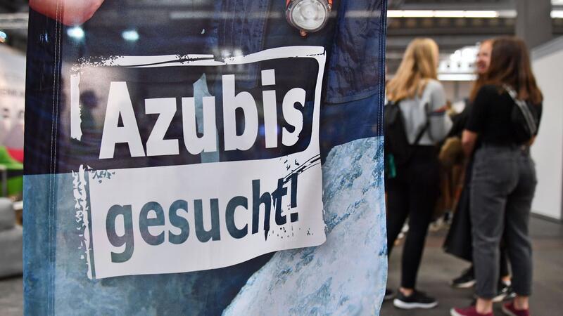 Vor dem Start des Ausbildungsjahres heißt es in vielen Betrieben: „Azubis gesucht!“
