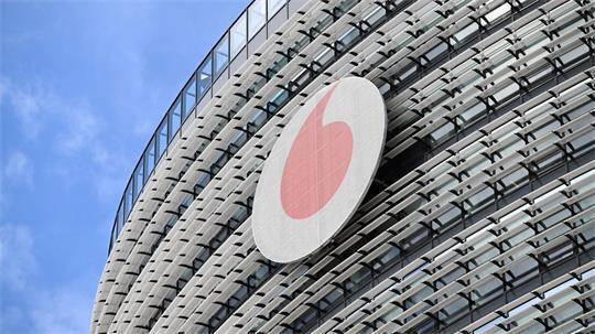 Vor deutschen Gerichten gibt es mehrere Klagen gegen den Telekommunikationsanbieter Vodafone im Zusammenhang mit einseitigen Vertragsänderungen. (Archivbild)