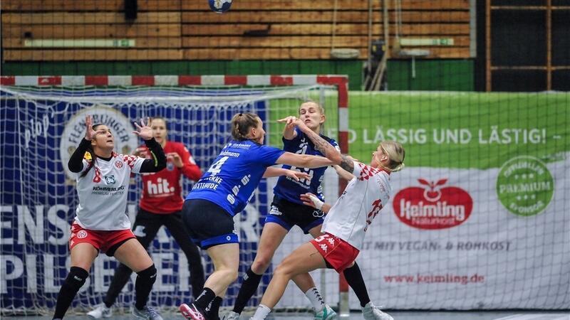 Ex-BSV-Handballerin lernt in Griechenland ihre zweite Nationalität kennen Vor drei Jahren: Michailidis (im Mainzer Trikot) im Duell mit dem BSV.