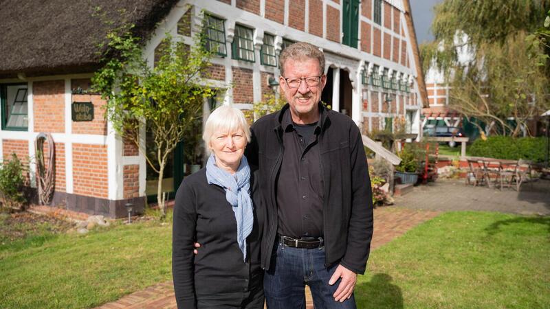 Ehepaar haucht Gasthof in Cadenberge neues Leben ein Vor eineinhalb Jahren kauften die Eheleute Andrea und Reinhard Rühl den Taubenhof in Cadenberge.