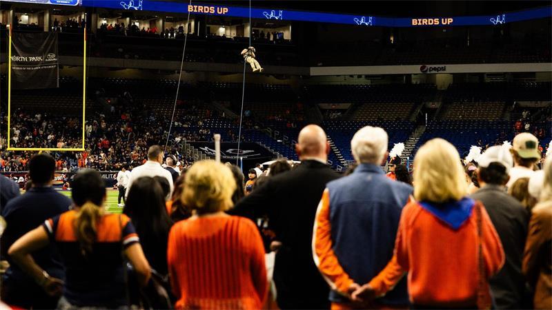 Vor einem Footballspiel ist es in San Antonio zu einem tödlichen Unfall gekommen.