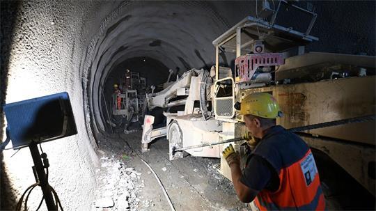 Vor einer Sprengung: Arbeiten für den Brennerbasistunnel (BBT). (Archivbild)