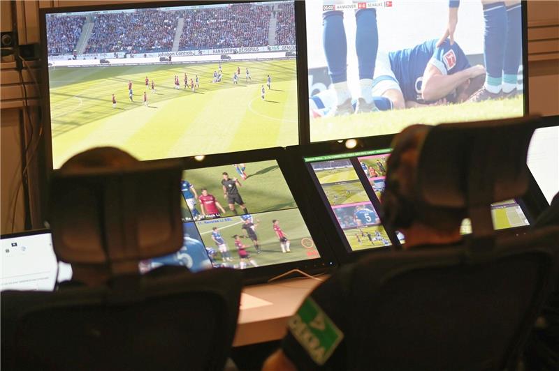 Fünf Jahre Videobeweis: Der Streit geht weiter Vor fünf Jahren wurde der Videobeweis eingeführt.