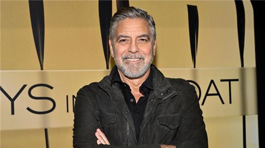 Vor seiner Filmkarriere spielte George Clooney in kleineren Bühnenproduktionen mit.