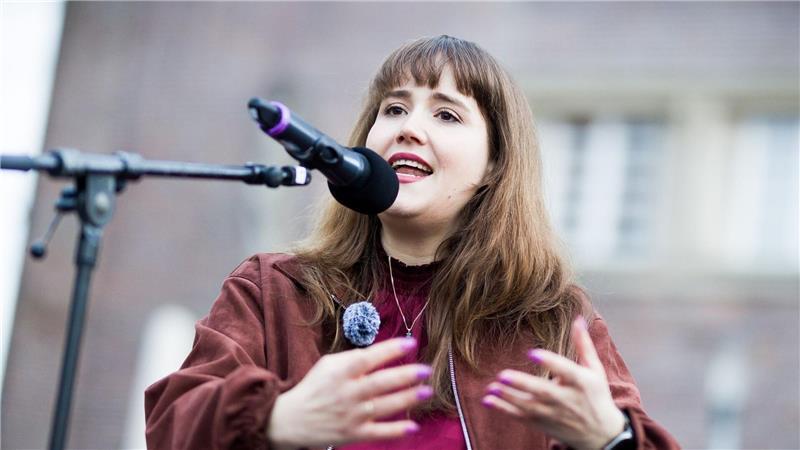 Vor soziale Medien müssten stärker reguliert und in Verantwortung genommen werden, fordert Lang. 