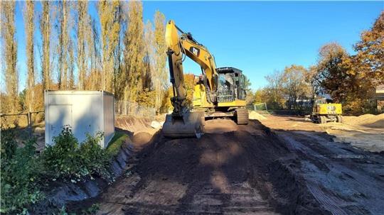 Vor wenigen Tagen haben die Bauarbeiten an der Nordholzer Grundschule begonnen.