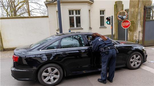 Vorfahrt an der Villa Borsig: Die Koalition berät in Berlin über Maßnahmen gegen die gestiegenen Energiepreise und über die anstehenden Reformen.